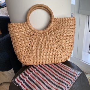 Wicker beach bag